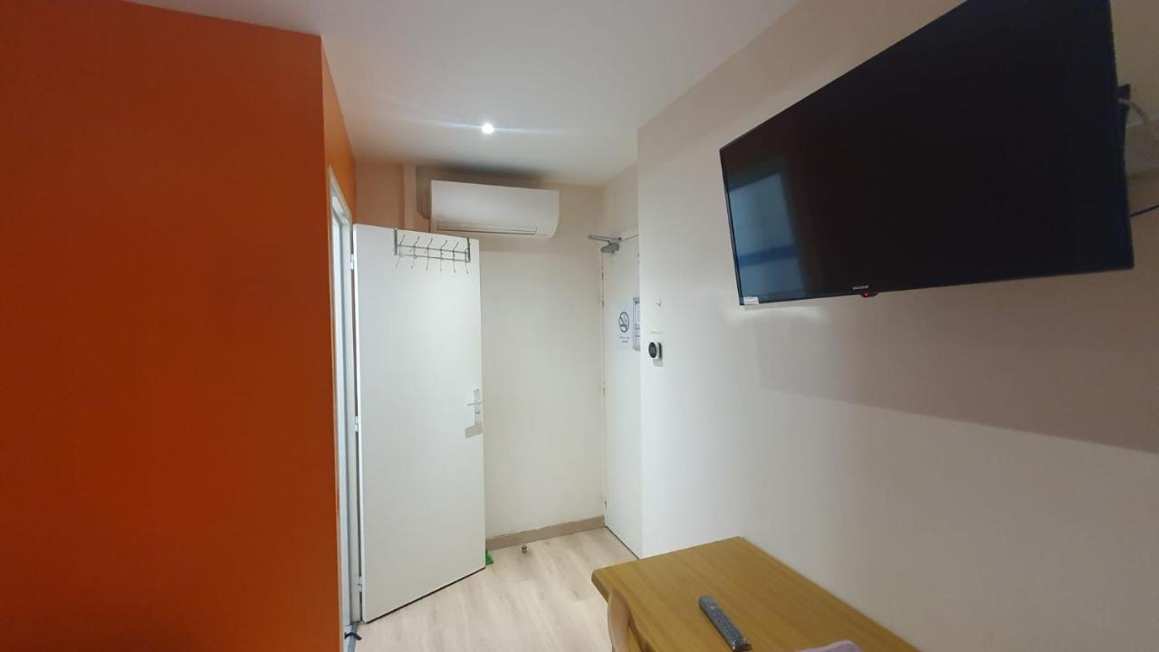 Hotel Le Privilege ลา คูร์เนิฟ ภายนอก รูปภาพ