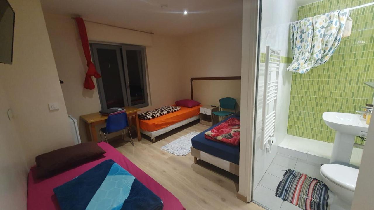Hotel Le Privilege ลา คูร์เนิฟ ภายนอก รูปภาพ