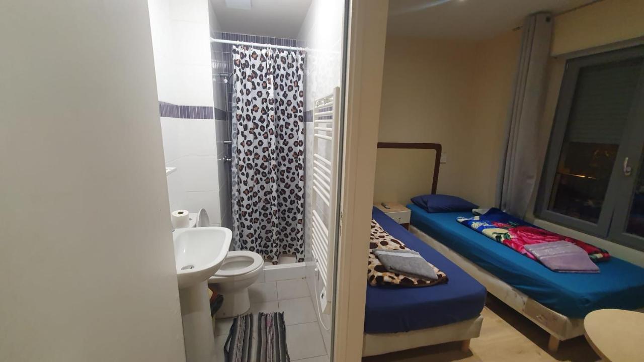 Hotel Le Privilege ลา คูร์เนิฟ ภายนอก รูปภาพ