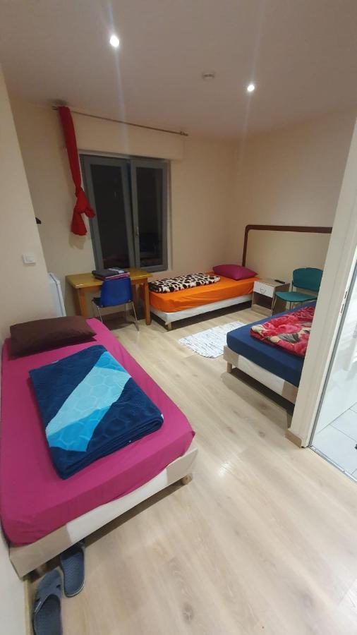 Hotel Le Privilege ลา คูร์เนิฟ ภายนอก รูปภาพ