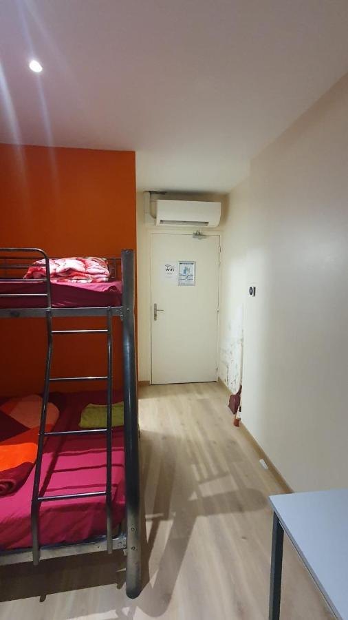 Hotel Le Privilege ลา คูร์เนิฟ ภายนอก รูปภาพ